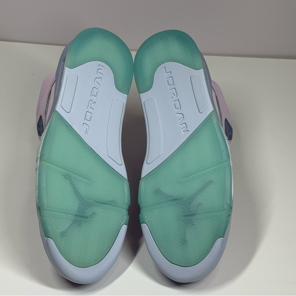The Air Jordan 5 Easter (2022) - Picture 4 of 10
